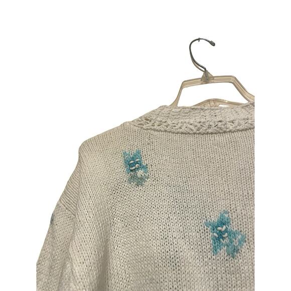 Vintage Jennifer Reed Hand Knit Cardigan Women Size Medium White Floral Blue 3D - Picture 5 of 9
